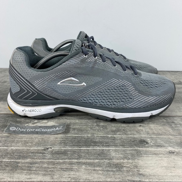 running shoes with vibram soles